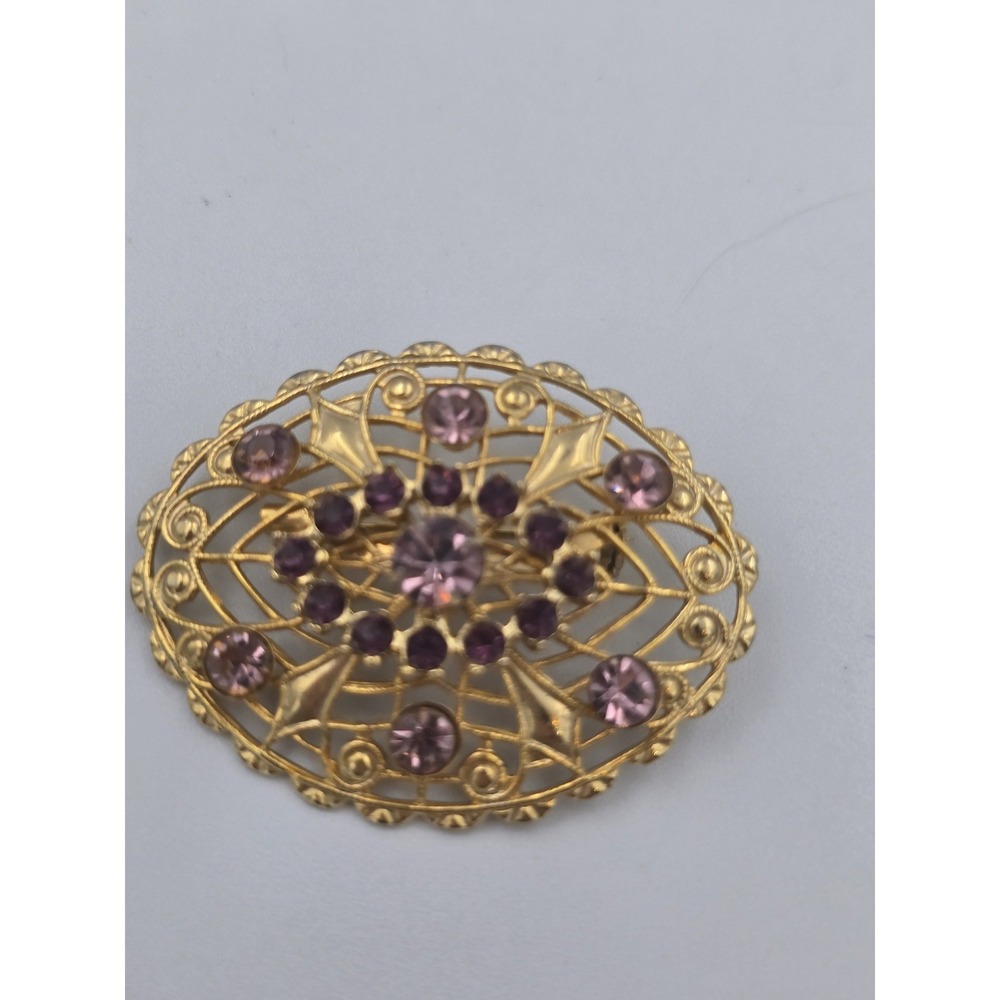 Vintage Gold Tone Filigree Oval Brooch Pin Light Dark Purple Rhinestones Estate